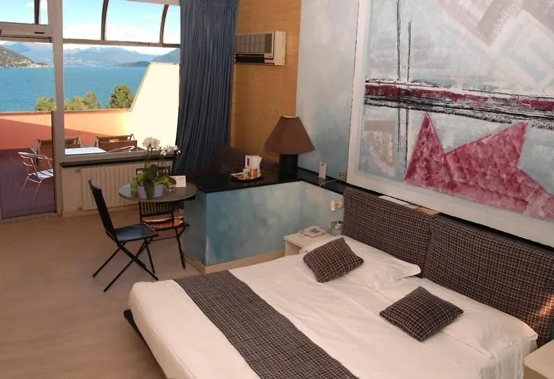 Conca Azzurra Wellness & Beauty Hotel Ranco 3*,  Italy